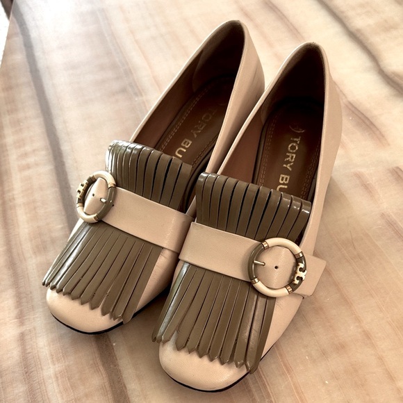 Tory Burch Tan and Olive Women's fringe Loafers - Picture 1 of 6